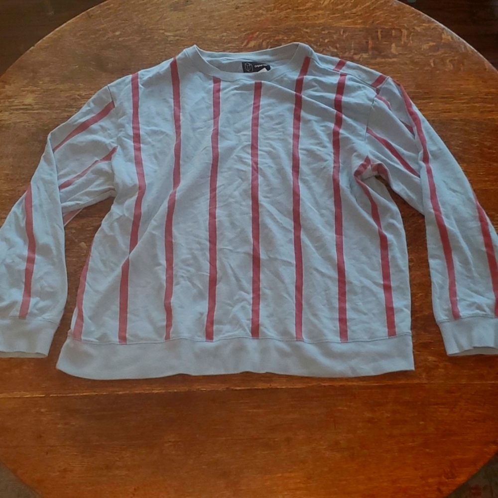 Long sleeve sweatshirt, blue and red